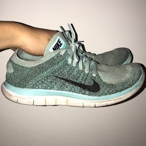 nike free 4.0 flyknit (fits size 8/8.5)
